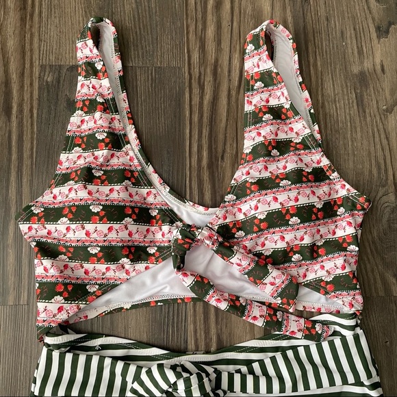 Cupshe NWT Striped and Floral Mix Print One Piece Swimsuit - Picture 9 of 16